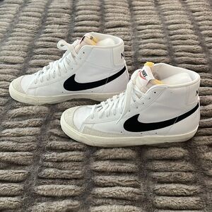 Nike Blazer Mid Men Size 9, women’s size 10.5